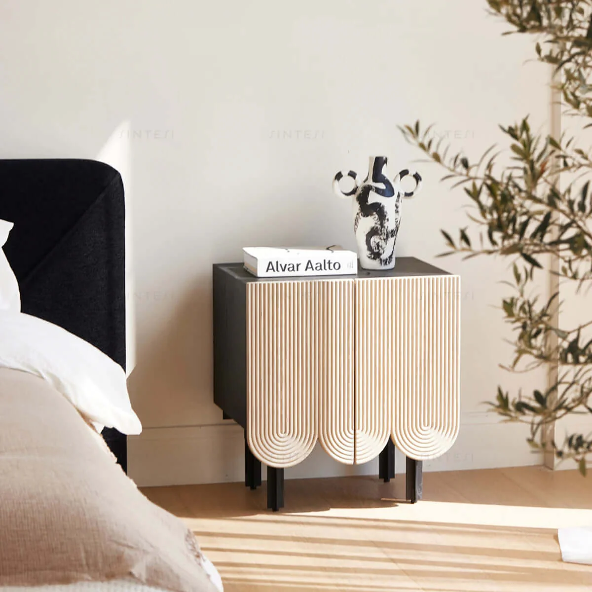 GAETANO SIDE TABLE